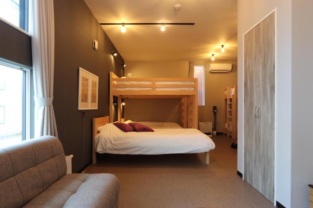 Uchi Living Ekolu アパート *